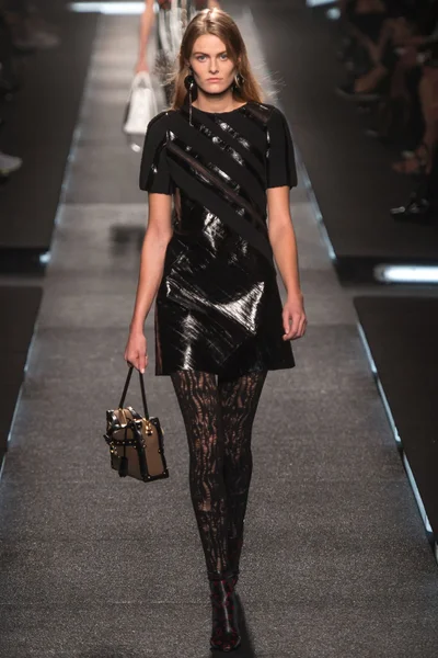 Look 30